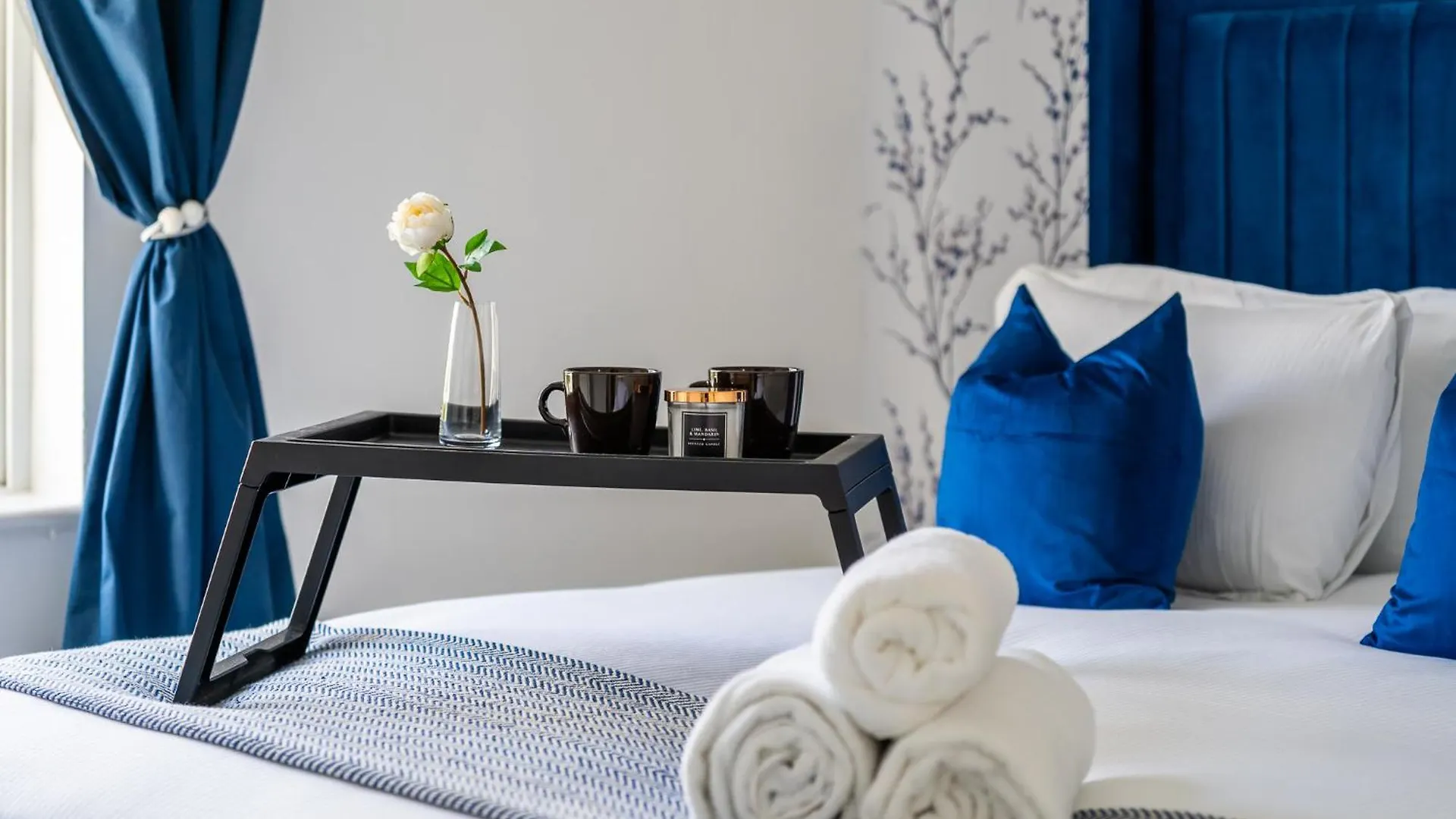 Holiday home Modern House By Livestay Short Lets & Serviced Accommodation Luton With Private Garden, Bbq & Free Wifi