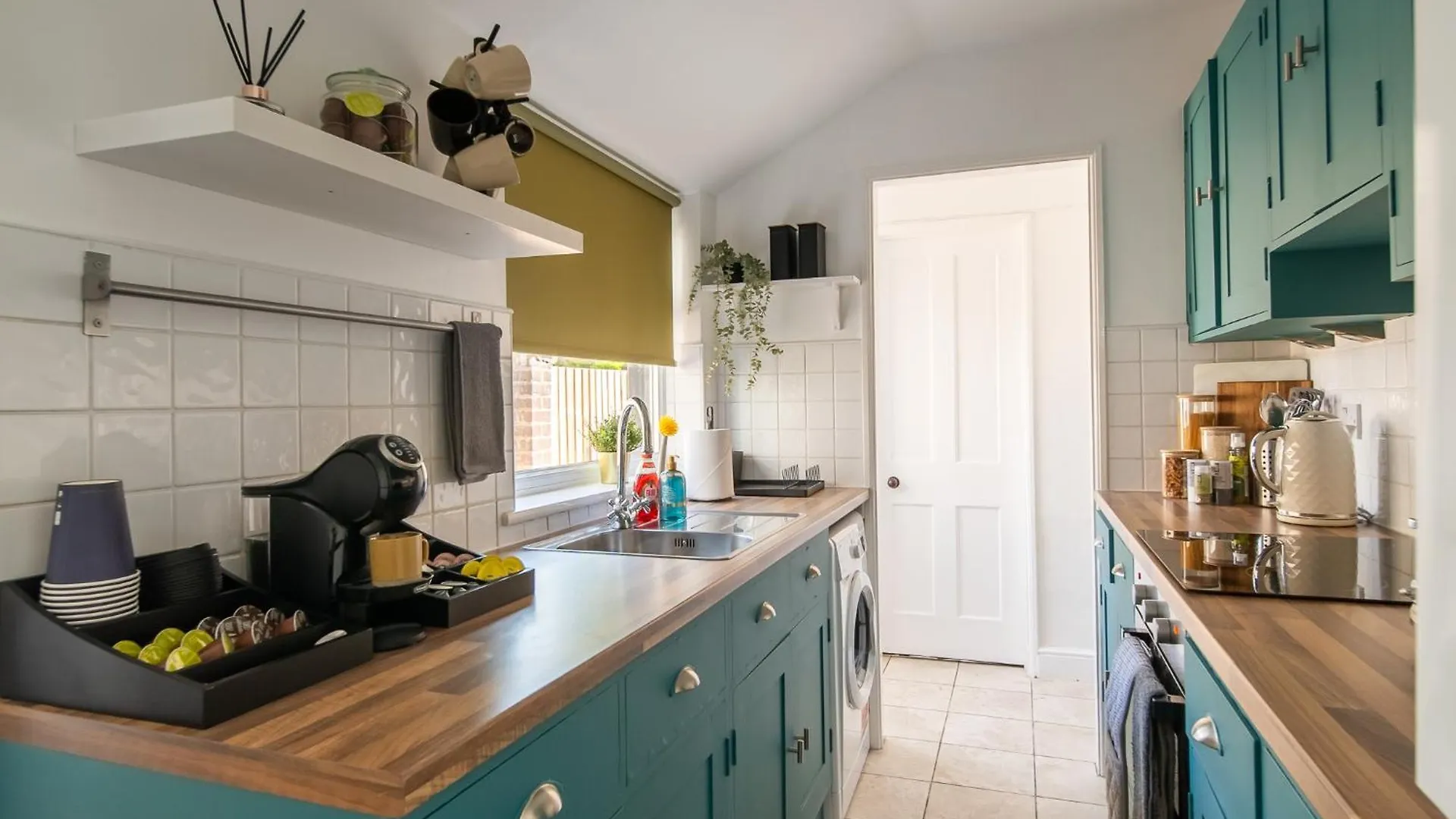 Holiday home Modern House By Livestay Short Lets & Serviced Accommodation Luton With Private Garden, Bbq & Free Wifi United Kingdom